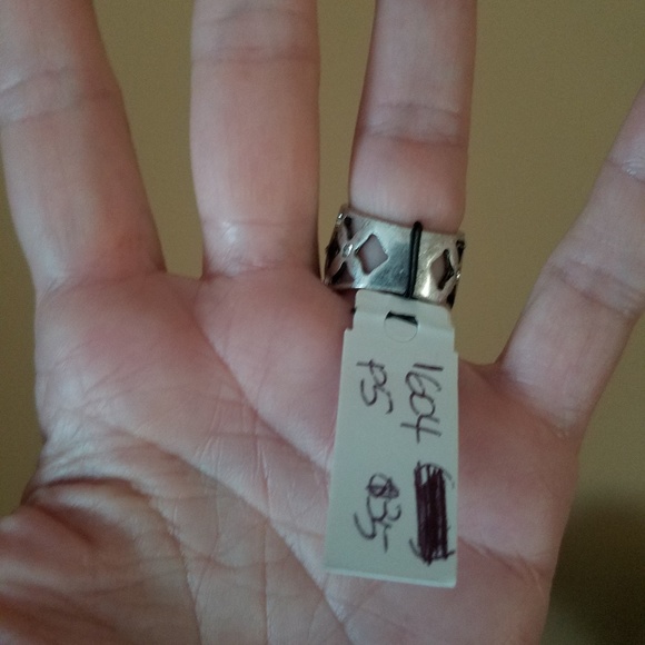 Ring - Picture 4 of 5